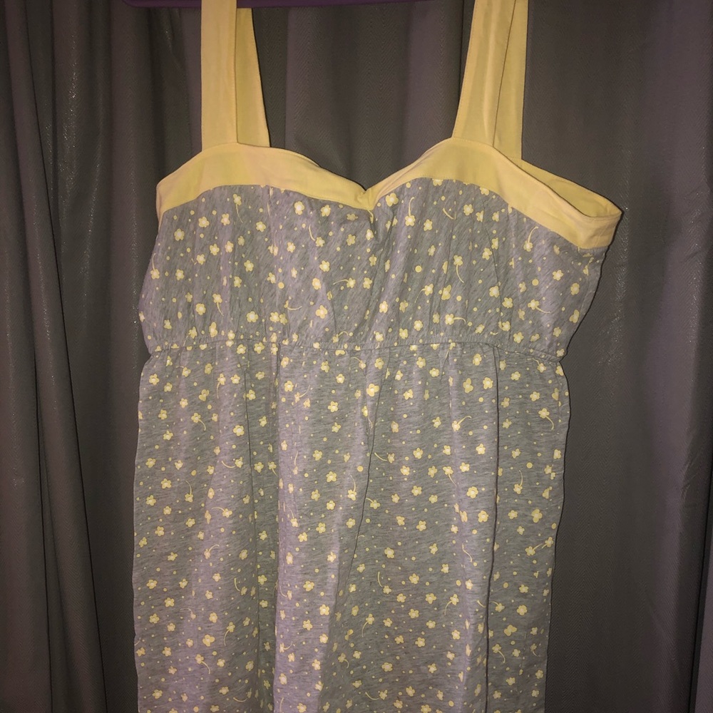 Yellow and gray nightgown